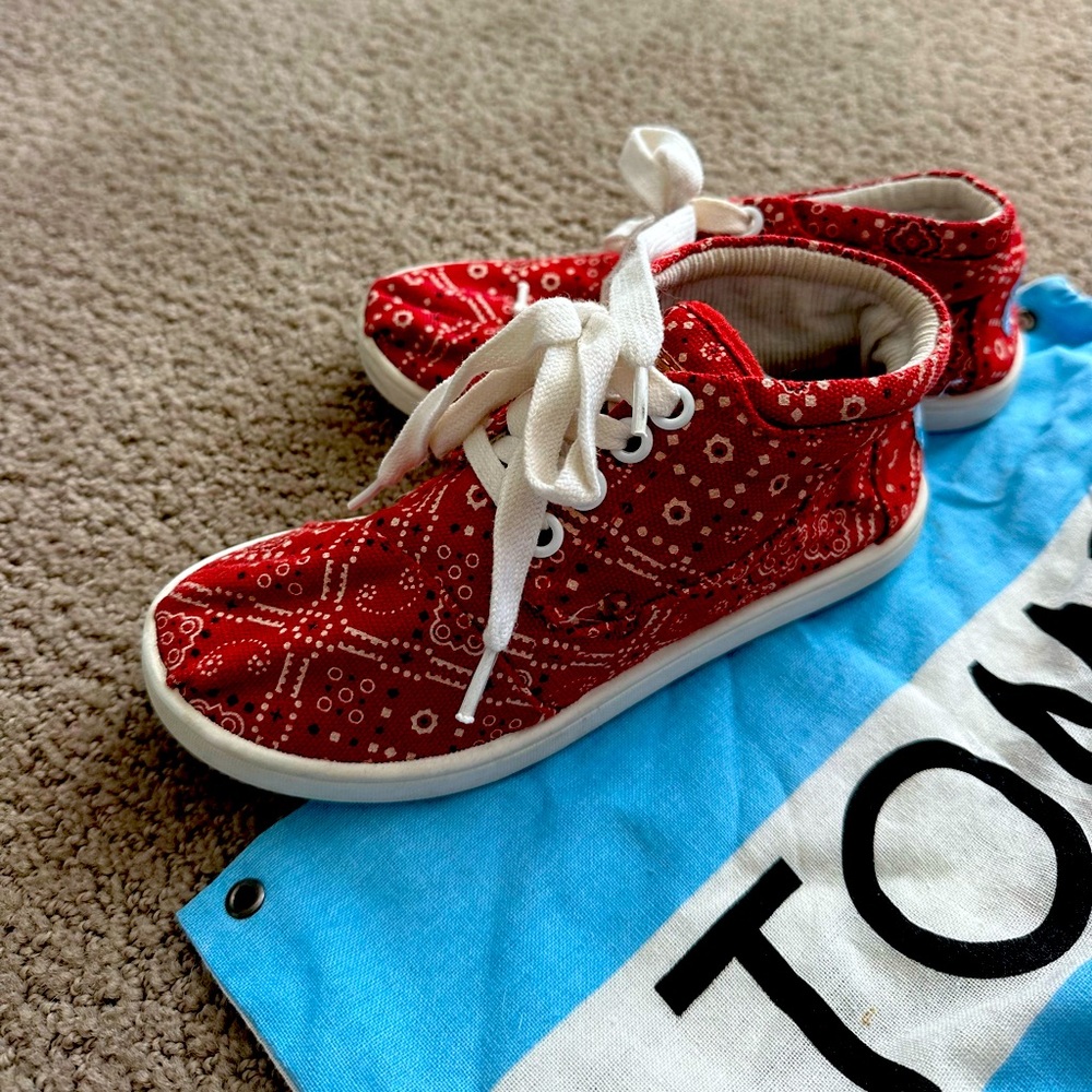 TOMS Beautiful red Toddler booties size 13